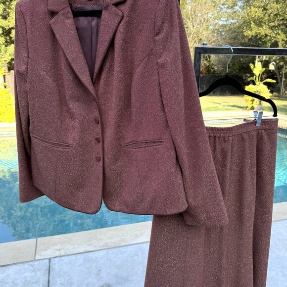 Very Pretty Maroon 2 Piece Amanda Smith Woman Suit- Skirt Set With Pockets! - Picture 2 of 6